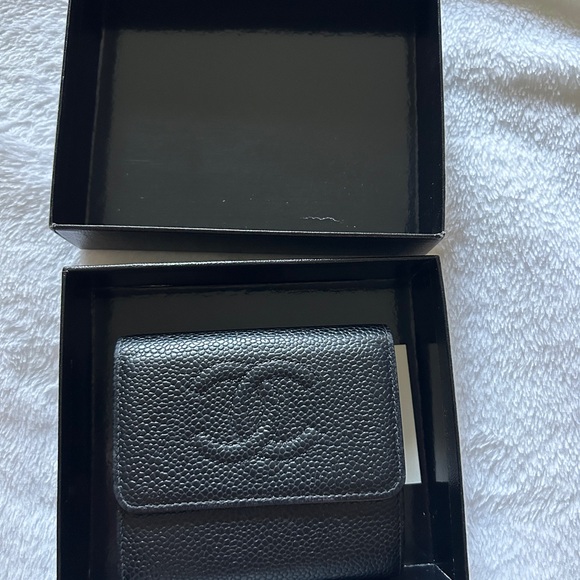 Chanel wallet good condition. With box π - Picture 10 of 13